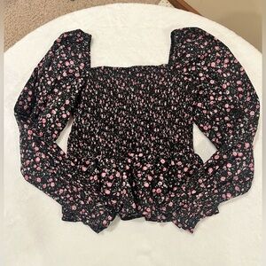 Small Dizzy Lizzy Long Balloon Sleeve Smocked Top. Size small